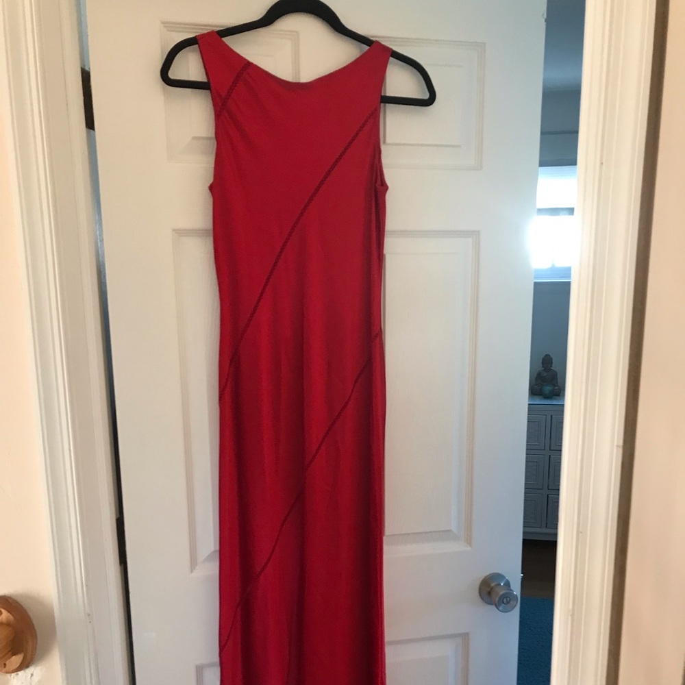 Stunning Adriana Pappel long red evening gown.